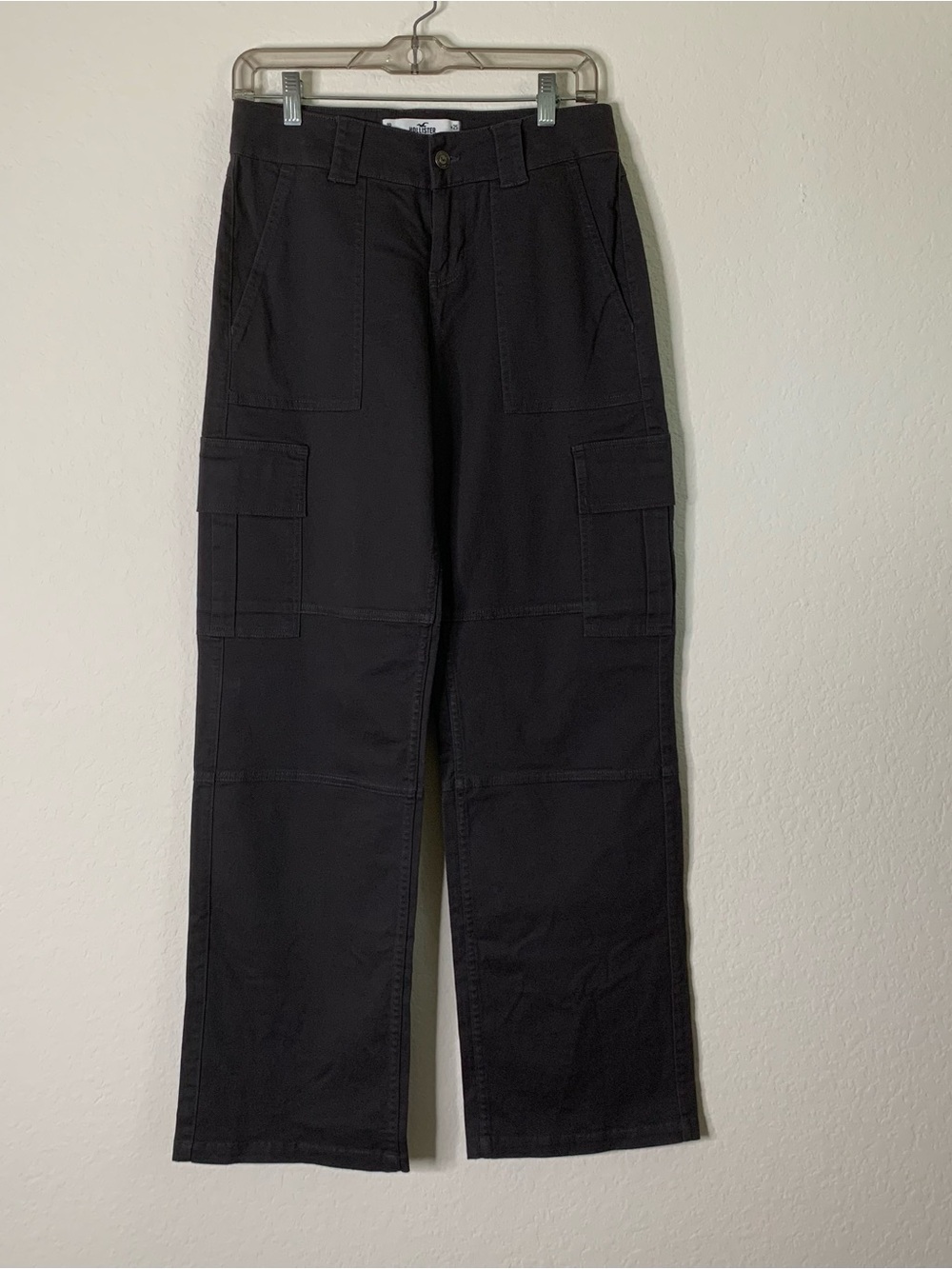 Hollister womens gray low rise cargo pants 25 NWT